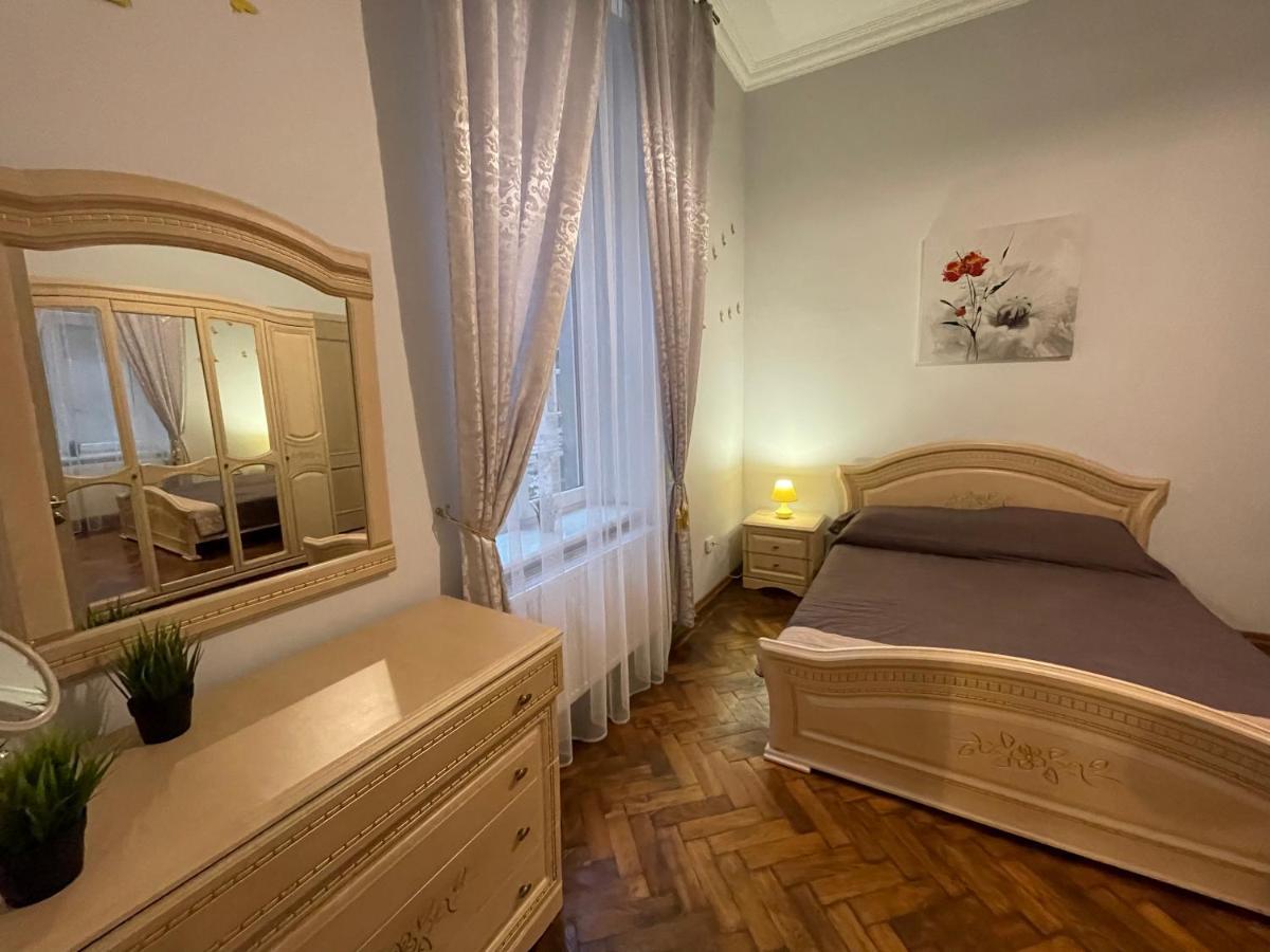3 Rooms Apartments In The City Centr Lviv Exterior foto
