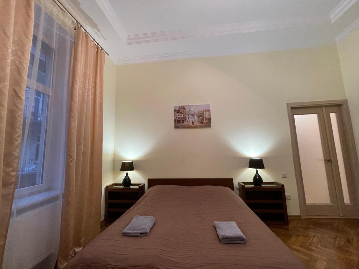 3 Rooms Apartments In The City Centr Lviv Exterior foto
