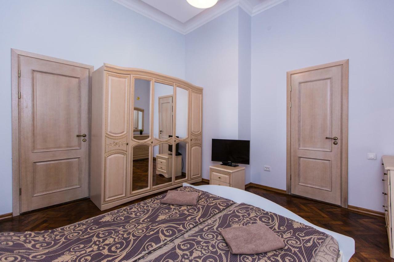 3 Rooms Apartments In The City Centr Lviv Exterior foto
