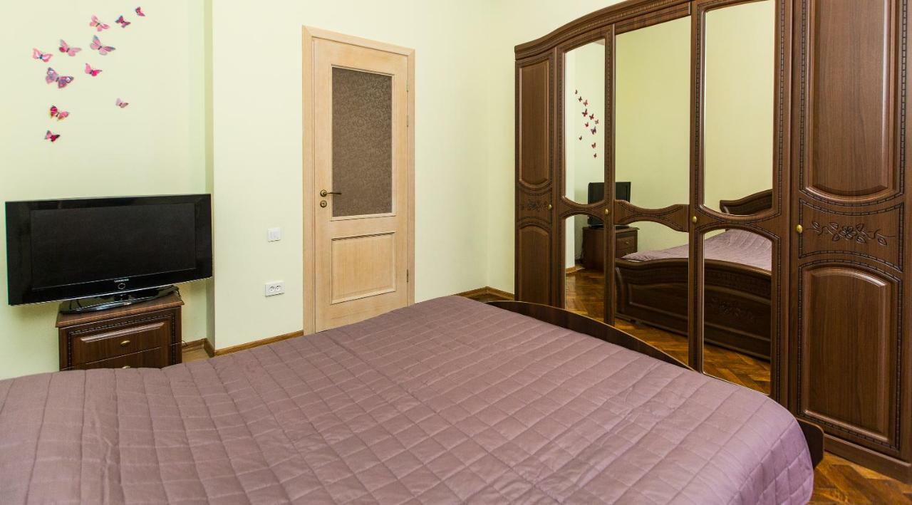 3 Rooms Apartments In The City Centr Lviv Exterior foto