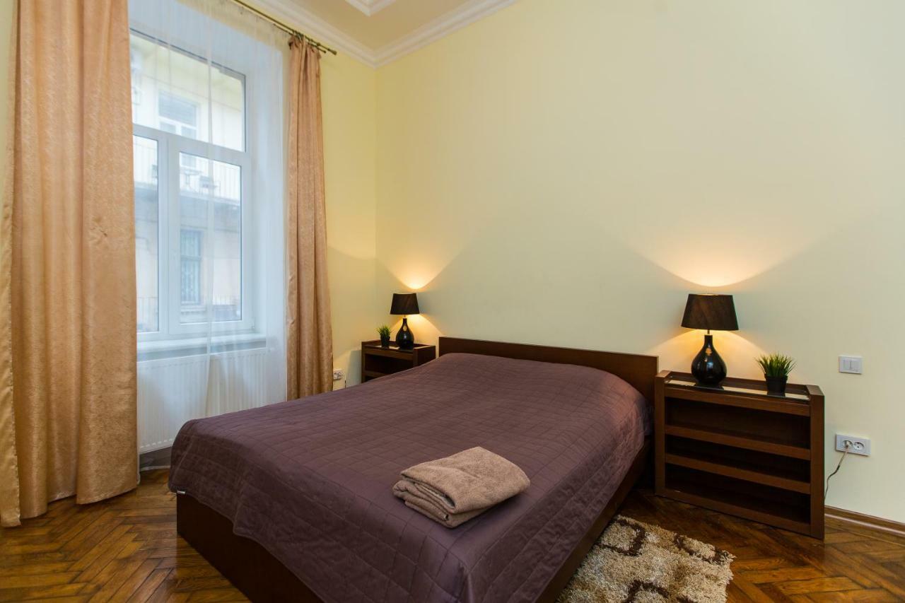 3 Rooms Apartments In The City Centr Lviv Exterior foto
