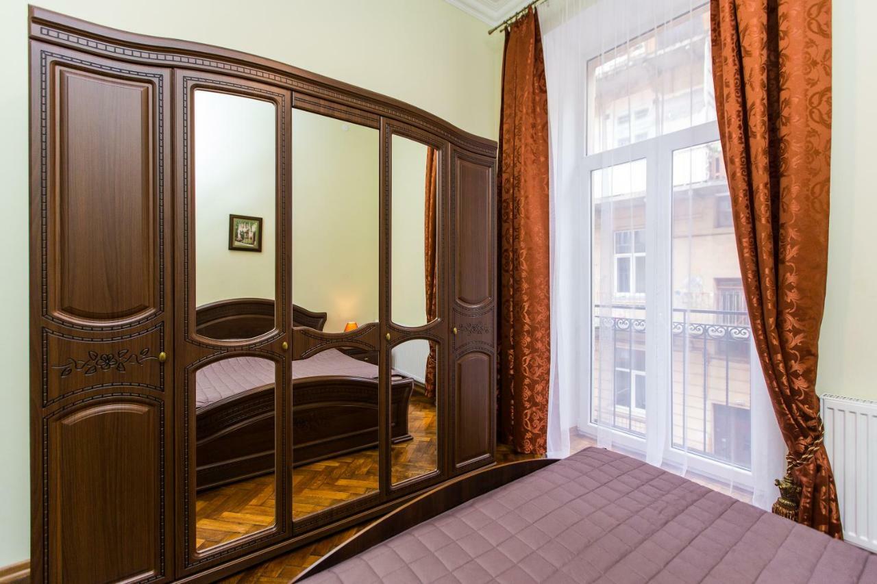3 Rooms Apartments In The City Centr Lviv Exterior foto