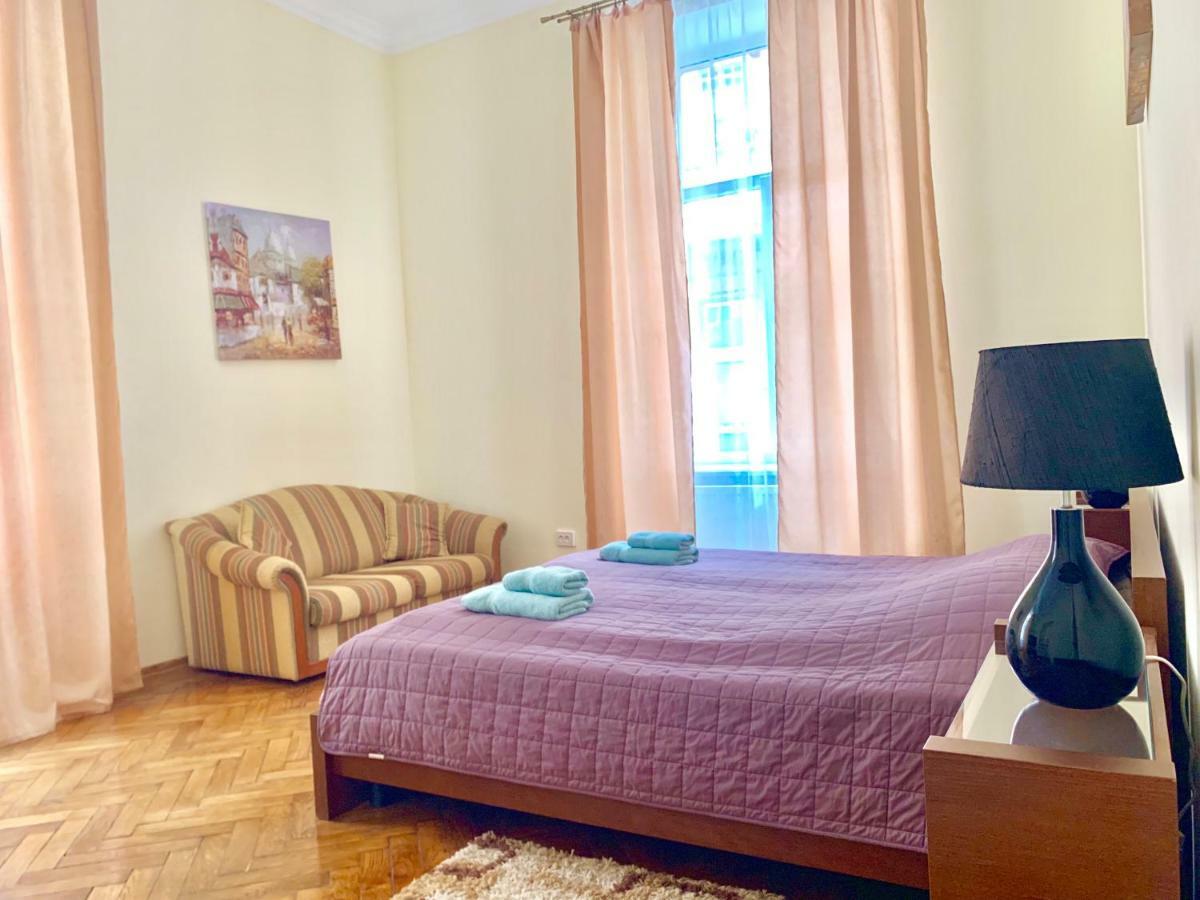 3 Rooms Apartments In The City Centr Lviv Exterior foto