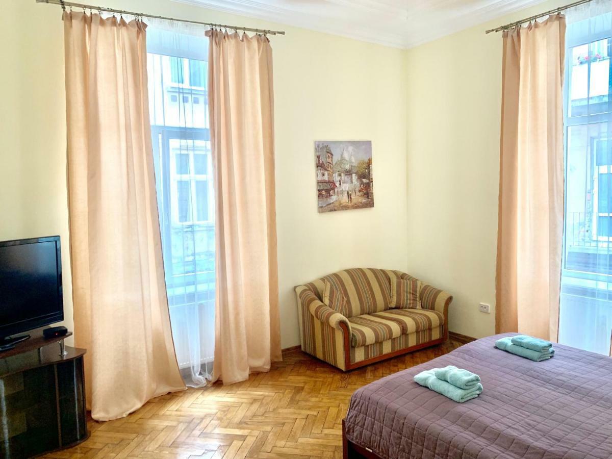 3 Rooms Apartments In The City Centr Lviv Exterior foto