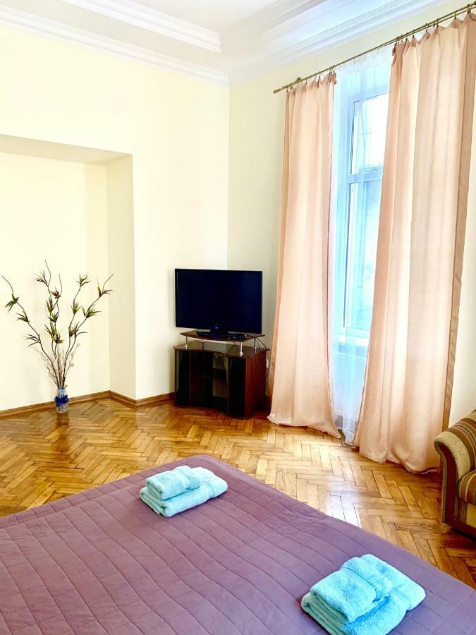 3 Rooms Apartments In The City Centr Lviv Exterior foto
